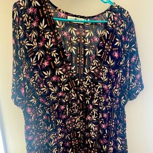 Natural life dress size small fits like medium